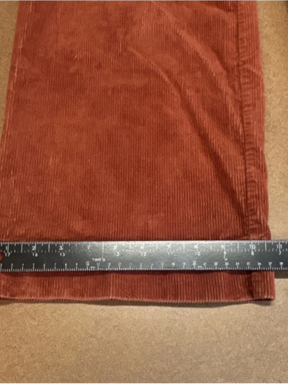 GAP size 6 28x28 Wide Leg 11” cuff Corduroy Chunky Jeans in Rust